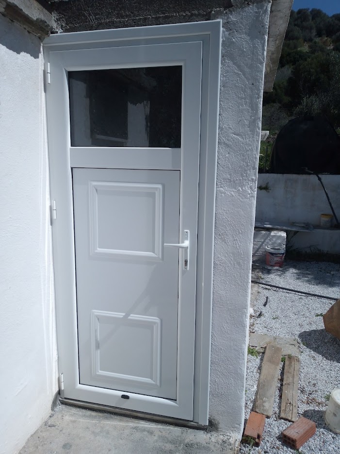 Πόρτα αλουμινίου.